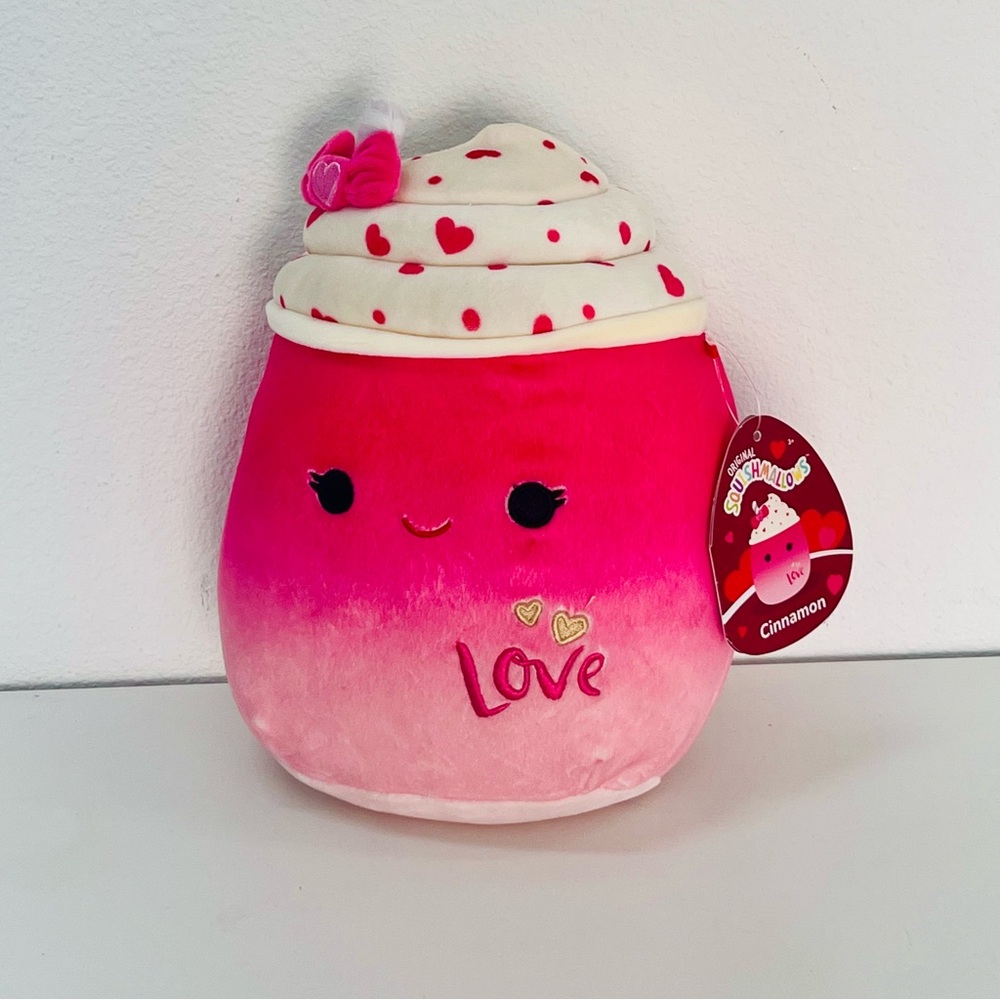 Cinnamon the Frozen Yogurt Squishmallow